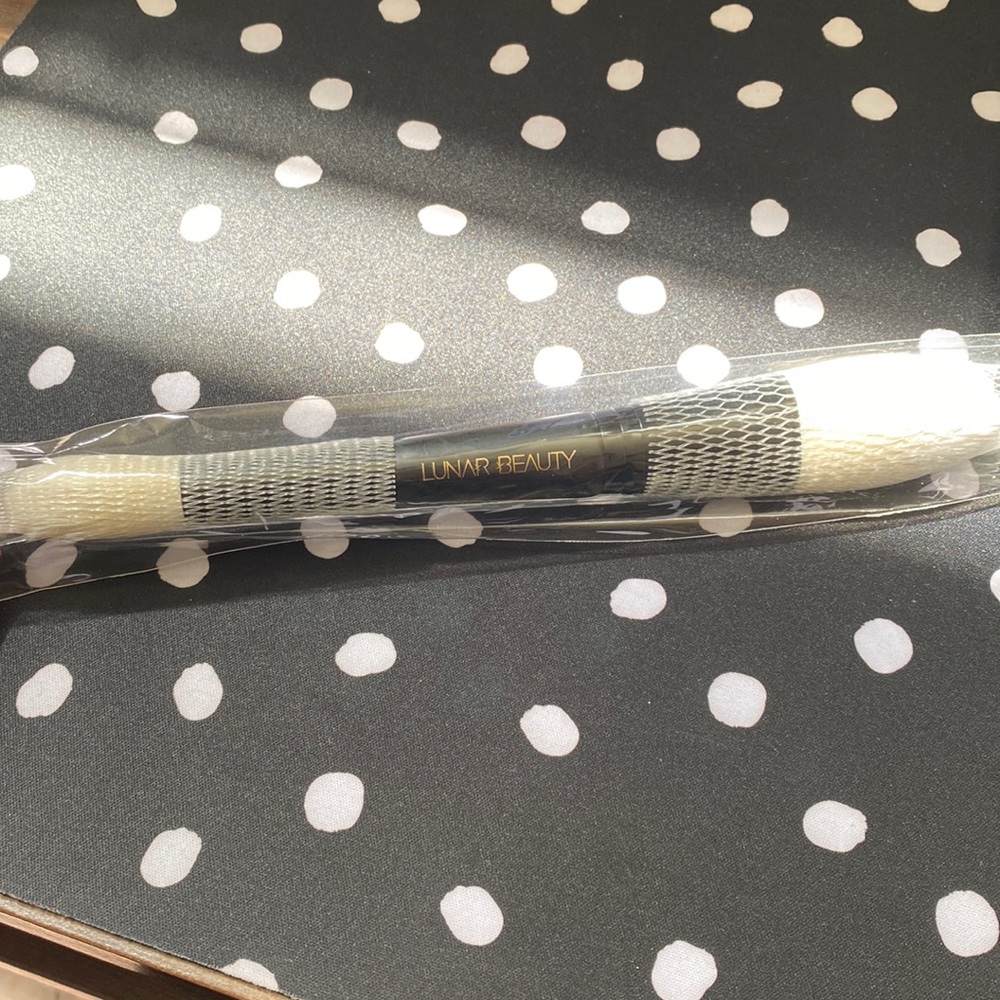 Lunar Beauty Dual Ended Brush